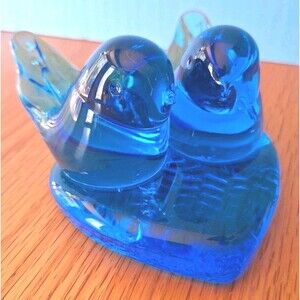 Vtg Signed Leo Ward Bluebirds of Happiness on Heart Glass Figurine Paperweight